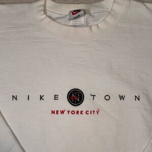 Nike Men's White Crewneck Sweater-L(24x25)